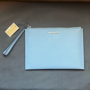 Michael Kors JET SET TRAVEL PALE BLUE XL ZIP CLUTCH WRSTLT LEATHER
